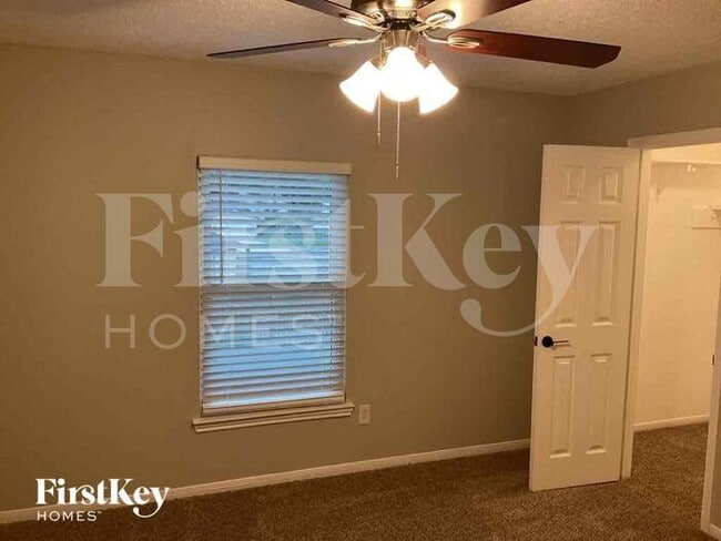 Building Photo - 12523 Mill Ridge Dr