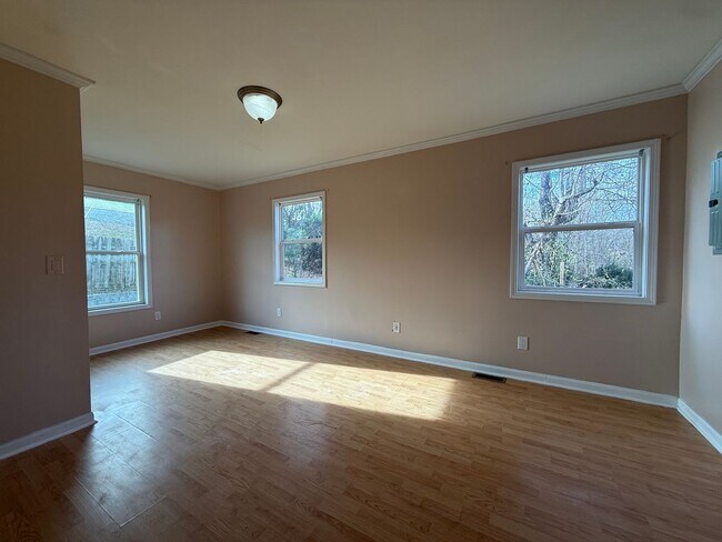 Building Photo - Old Tusculum Rd Apartments