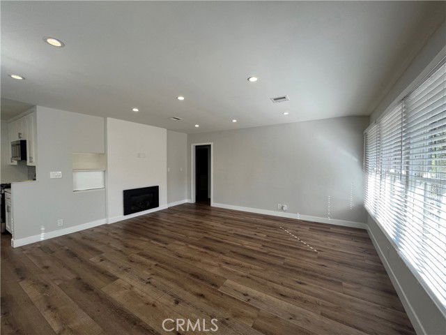 Building Photo - 6427 Gaviota Ave