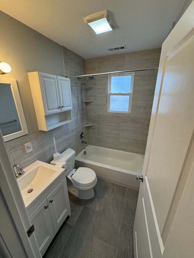 Building Photo - 437 Wheaton Ave