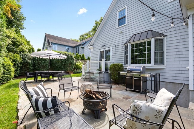 Building Photo - 15 Overlook Pl