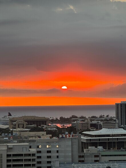 Building Photo - 666 Prospect St