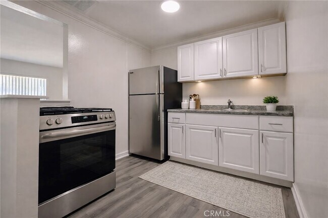 Building Photo - 1835 W Crestwood Ln