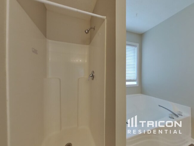 Building Photo - 581 Meadow Spring Dr