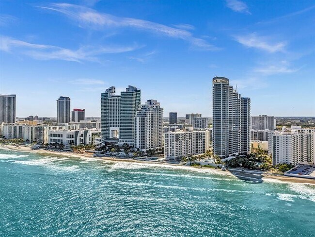 Building Photo - 3001 S Ocean Dr