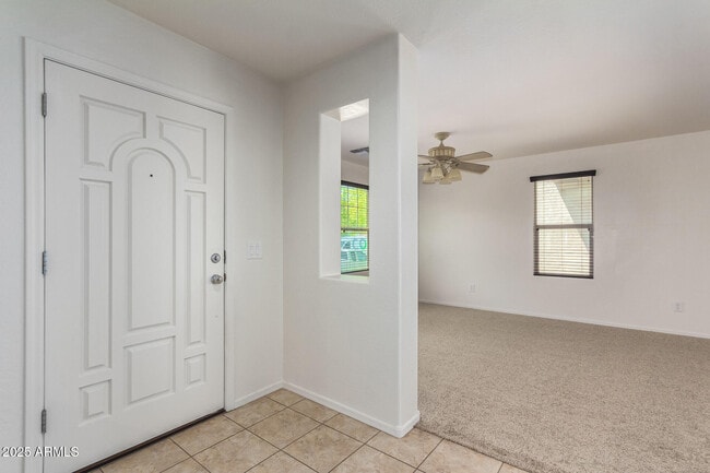 Building Photo - 2258 S Ponderosa Dr
