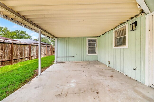 Building Photo - 11613 Cripple Creek Dr