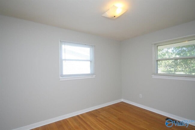 Building Photo - 403 Arthur St NW