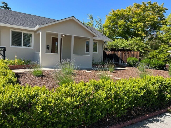 Building Photo - 869 Loma Verde Ave