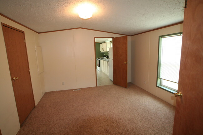 Building Photo - Nice home in Babcock Vista