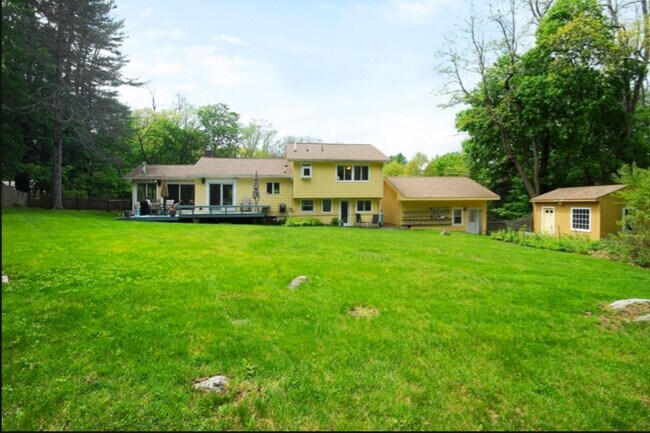 Building Photo - 15 Sunnyside Ln