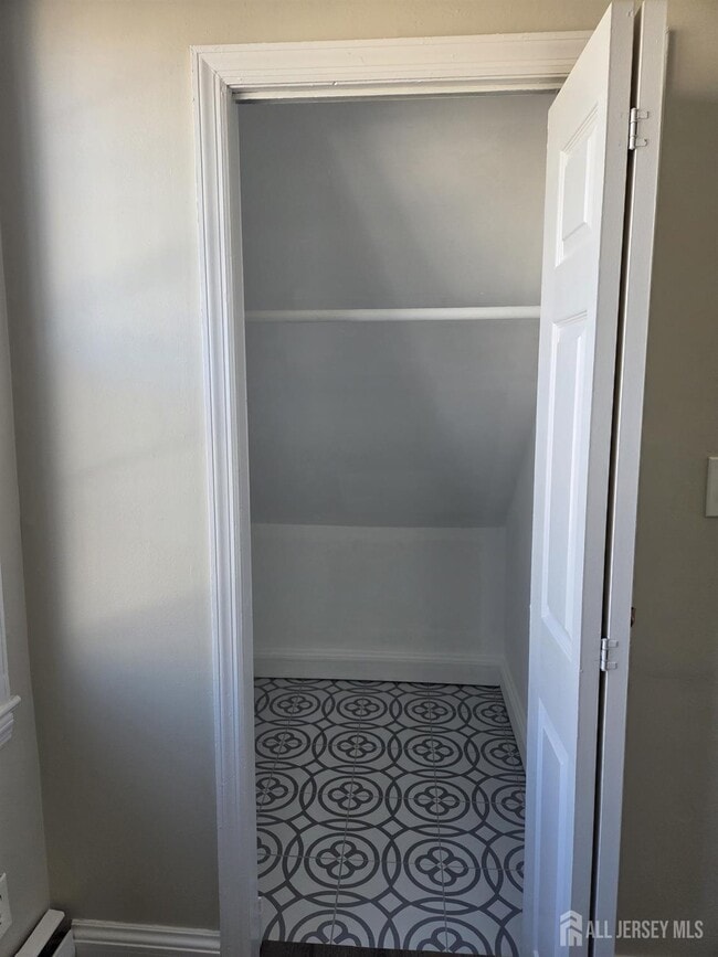 Building Photo - 537 Harrington St