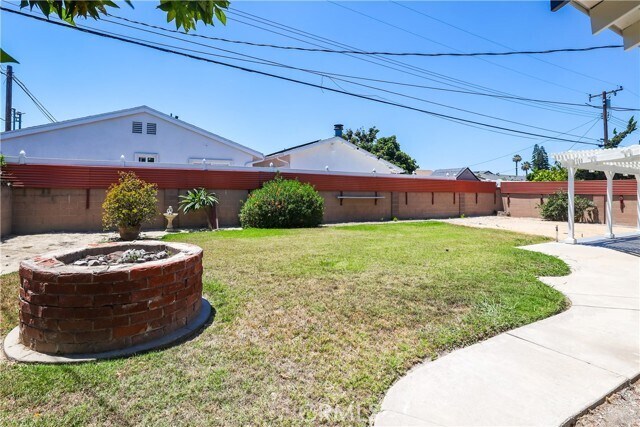 Building Photo - 13871 Ward St