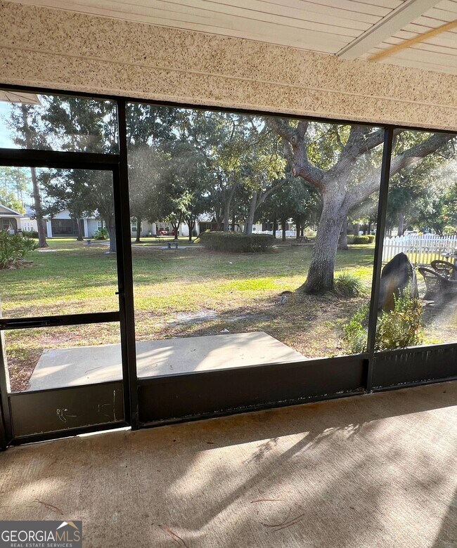 Building Photo - 582 Eagle Blvd