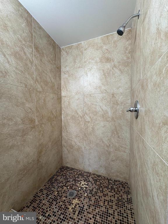 Building Photo - 2525 N 31st St