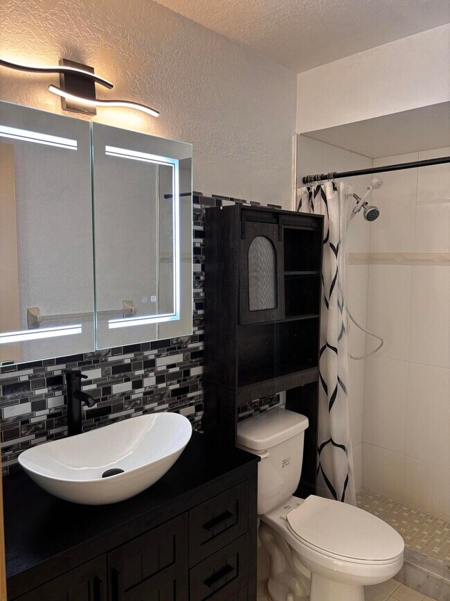 Building Photo - 12761 Westhampton Cir