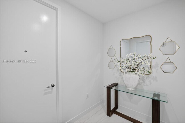 Building Photo - 900 N Ocean Blvd