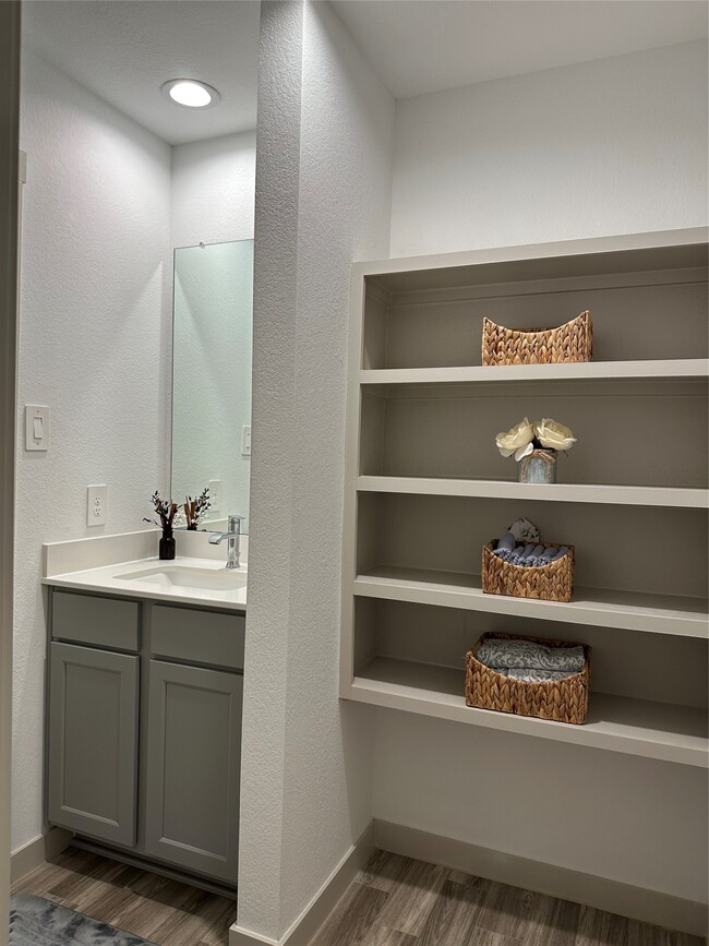 Building Photo - 6823 Dell Vista Drive