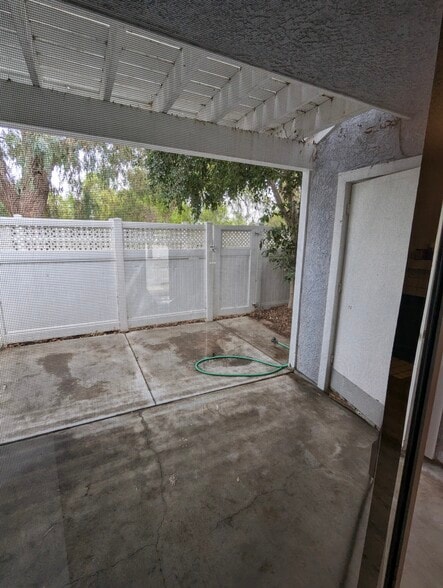 Building Photo - 137 Dogwood Ln