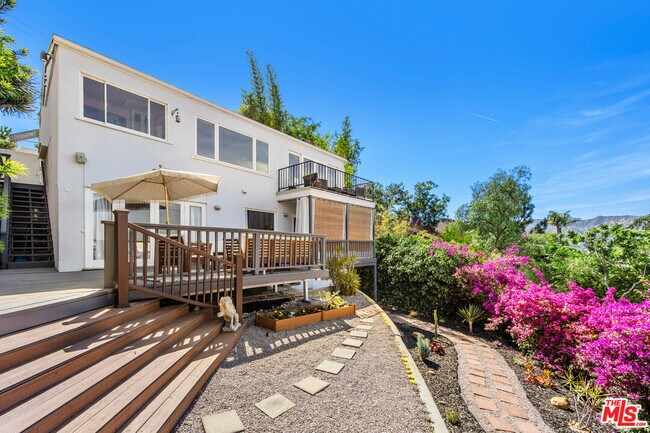 Building Photo - 2330 Ronda Vista Dr