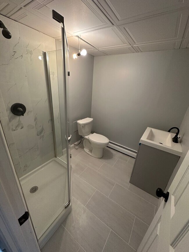 Building Photo - Remodeled Meadowood Condo Unit  3 beds 2 full baths (heat, water, sewer included great value)