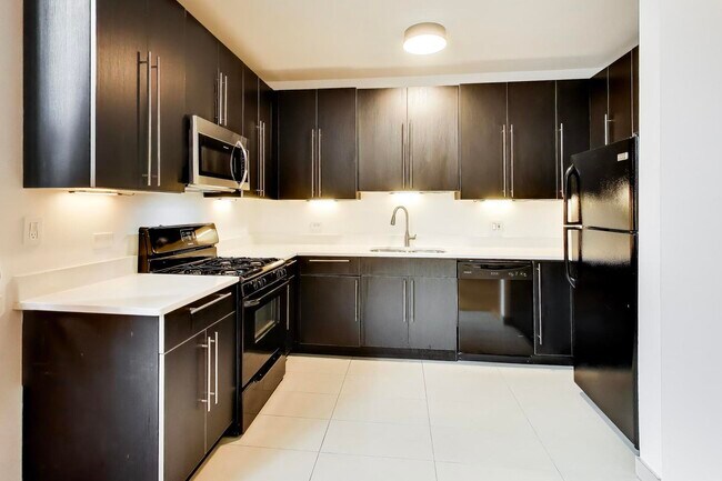 Building Photo - 1021 S State St