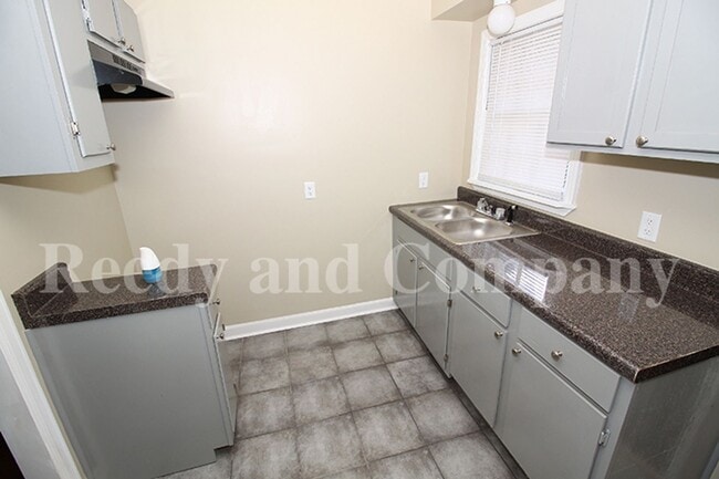 Building Photo - 110 N Greer St