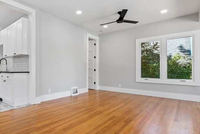 Building Photo - Stunningly Remodeled 1905 Beauty w/ AIR CO...
