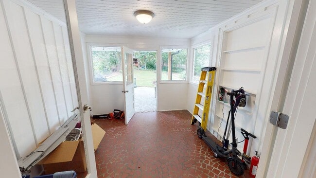 Building Photo - 419 Webster Pl