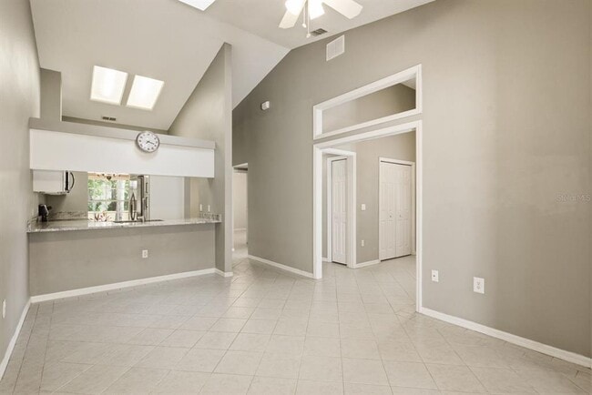 Building Photo - 406 S Bayview Blvd
