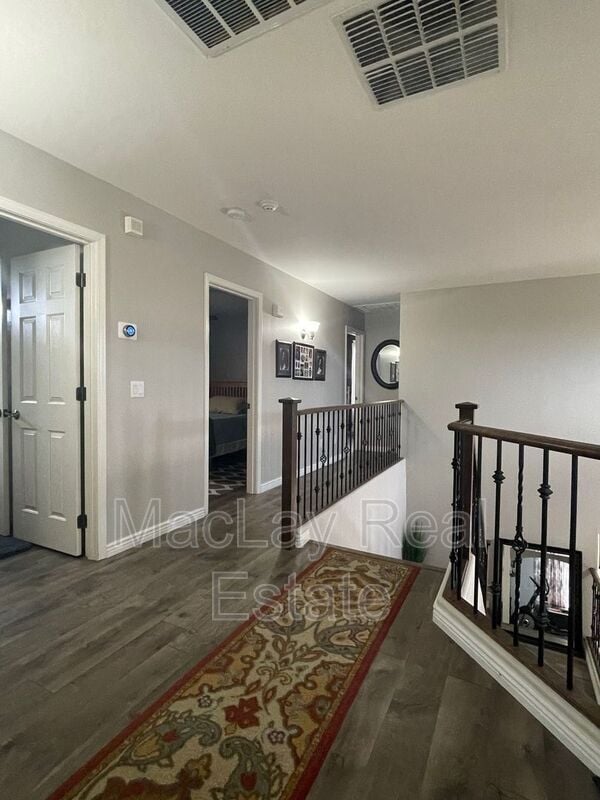 Building Photo - 1534 W Agrarian Hills Dr