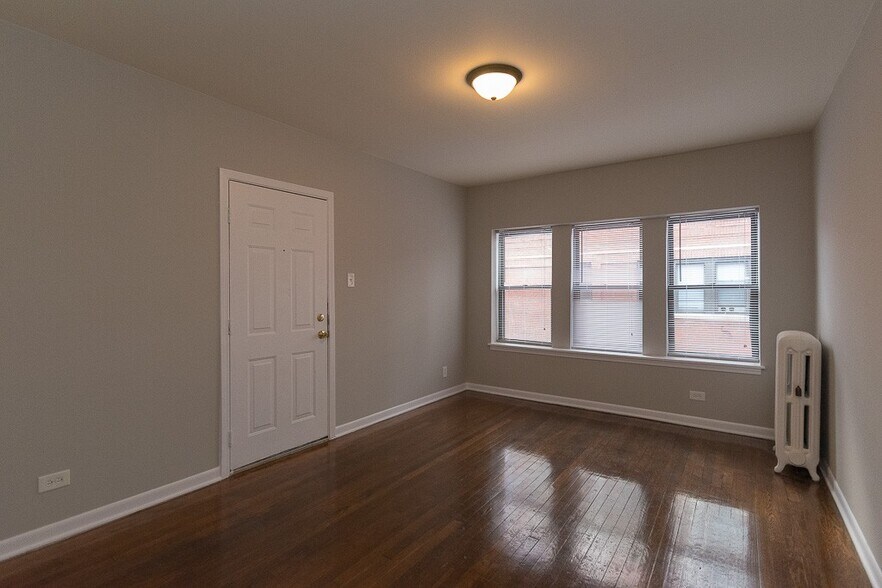 Building Photo - 5748 N Winthrop Ave
