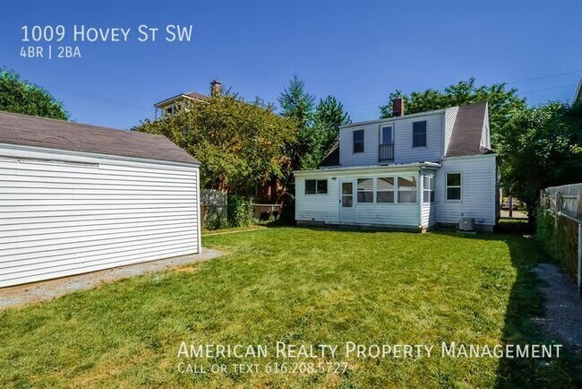 Building Photo - 1009 Hovey St SW