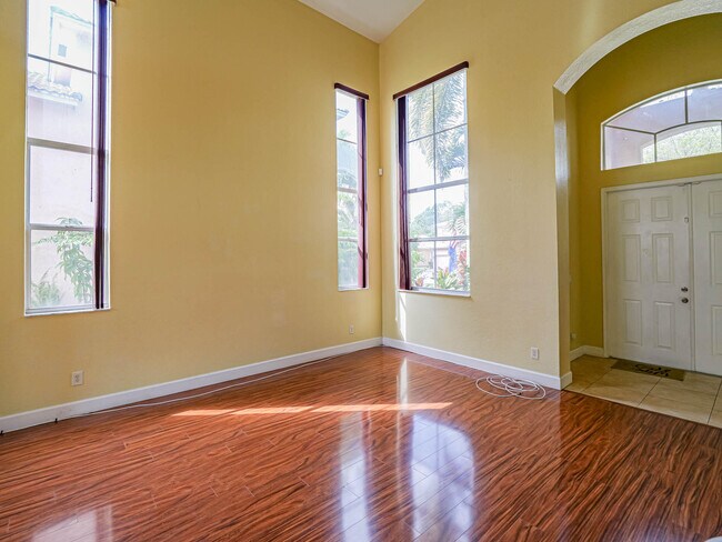 Building Photo - 5648 Spanish River Rd