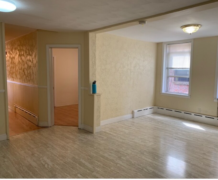 Building Photo - 72 Frankfort St