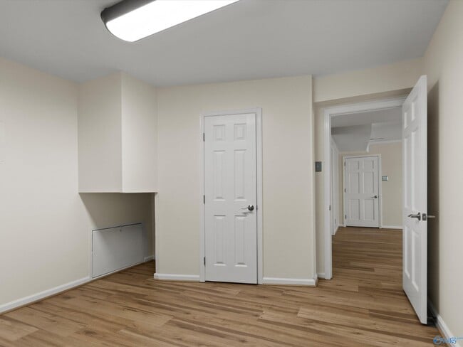 Building Photo - 826 Eldorado Ave SE