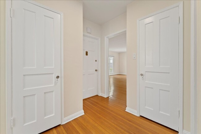 Building Photo - 335 N Genesee Ave