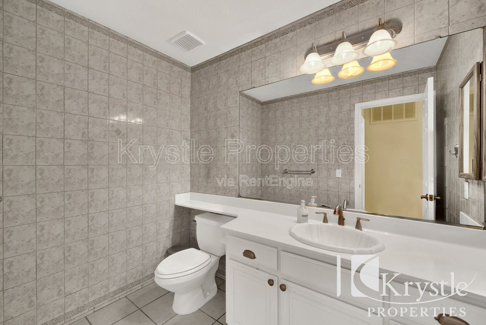 Building Photo - 152 Chesapeake Dr