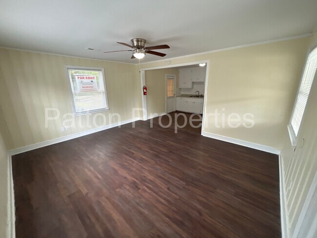 Building Photo - 999 Seminole Dr