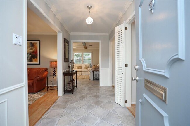 Building Photo - 5822 Cheena Dr