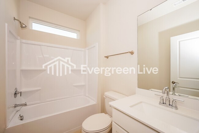 Building Photo - 6466 Fairfax Ct