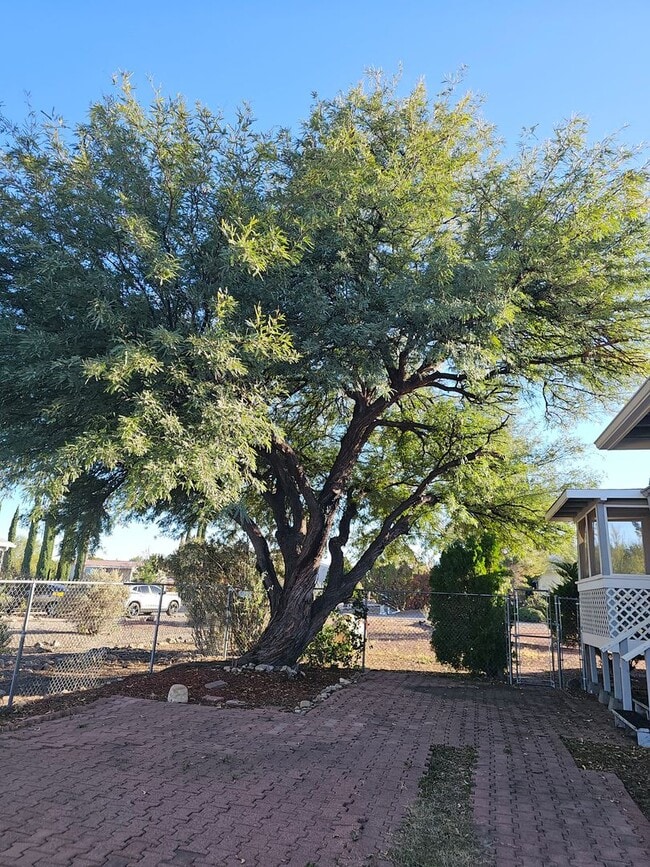 Building Photo - LARGE 4 BED HOME IN HORSESHOE RANCH ESTATES