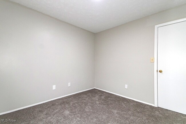 Building Photo - 6330 Cumberland Dr