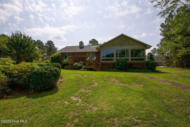 Building Photo - 1205 Greenbriar Dr