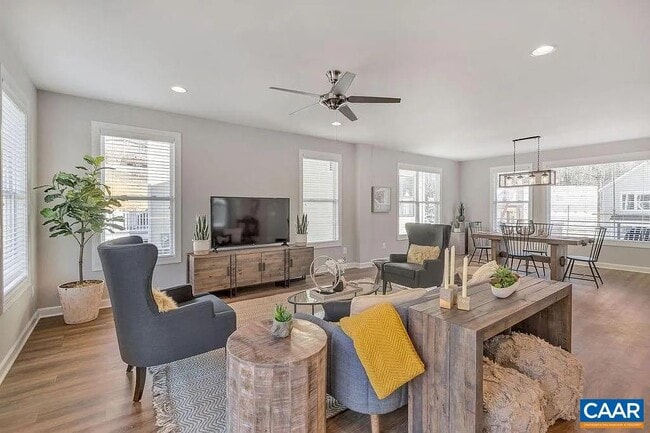 Building Photo - 314 Huntley Ave