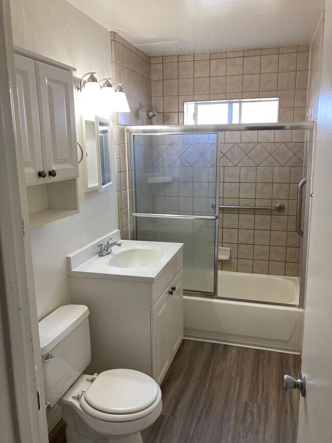 Building Photo - Studio in Pacific Beach Apartment Community