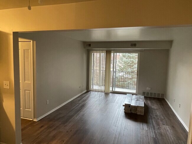 Building Photo - 38255 Fairway Ct