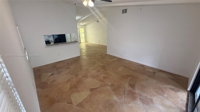 Building Photo - 10583 La Placida Dr