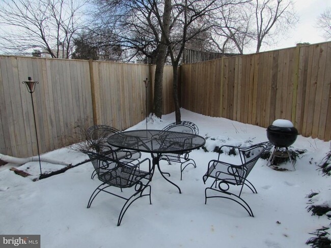 Building Photo - 112 Commerce St