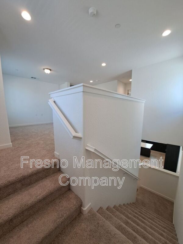 Building Photo - 2889 E Escarpa Dr